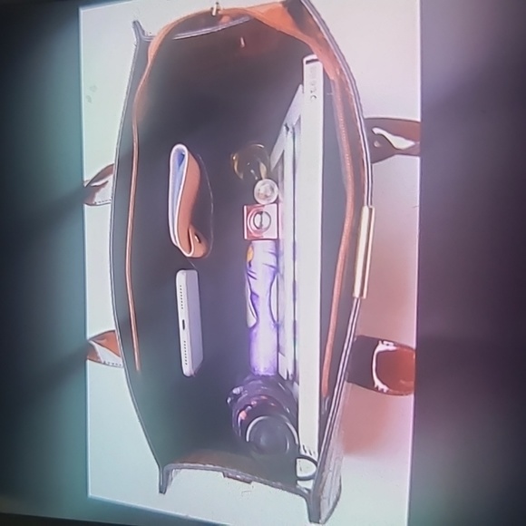 Designer brand Crocodile leather bag 🎒 - Picture 2 of 4